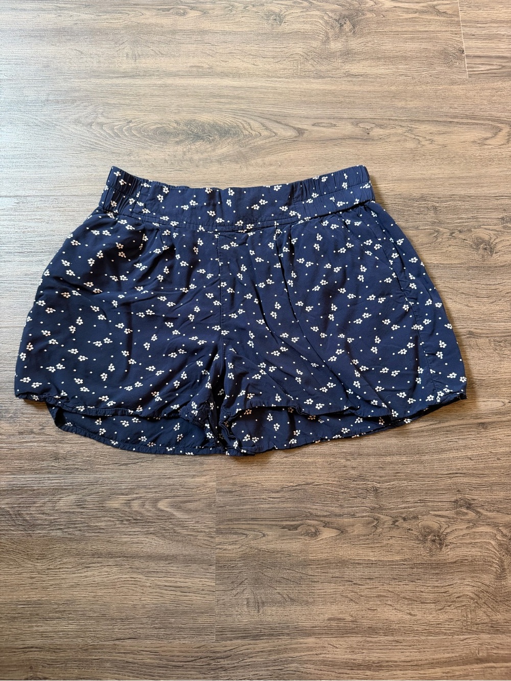 GAP Shorts Womens Small Navy White Floral Print Smocked Elastic Waist Casual